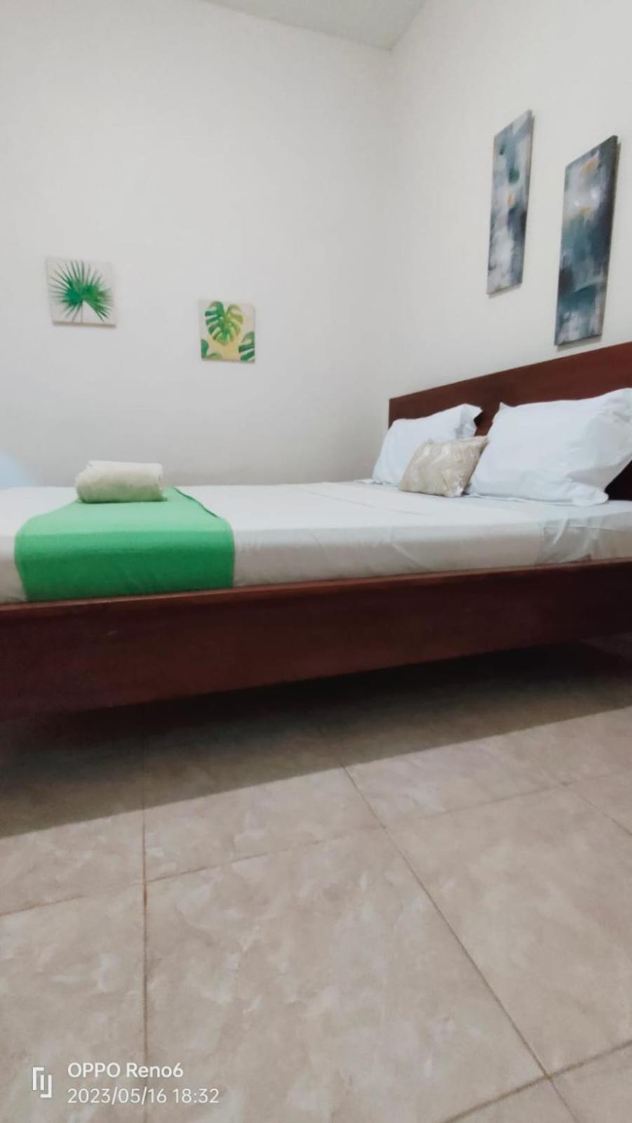 Pineapple Guest House Gili Air Exterior foto