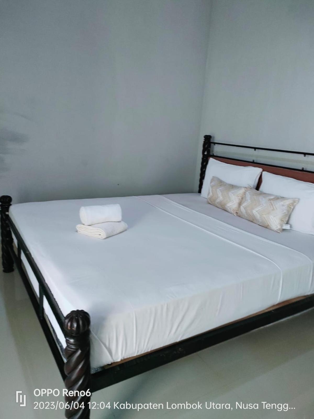 Pineapple Guest House Gili Air Exterior foto