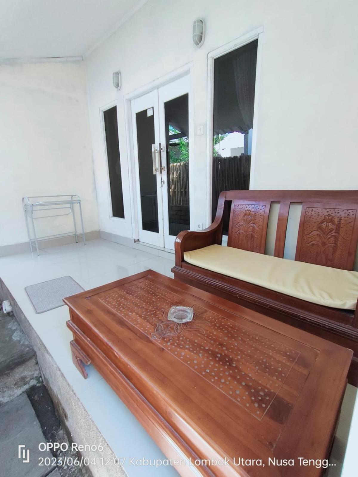 Pineapple Guest House Gili Air Exterior foto