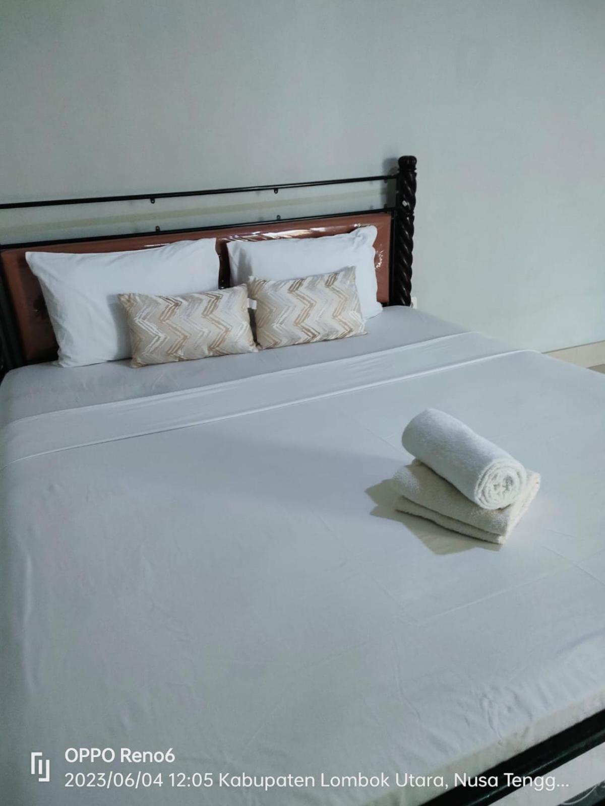 Pineapple Guest House Gili Air Exterior foto